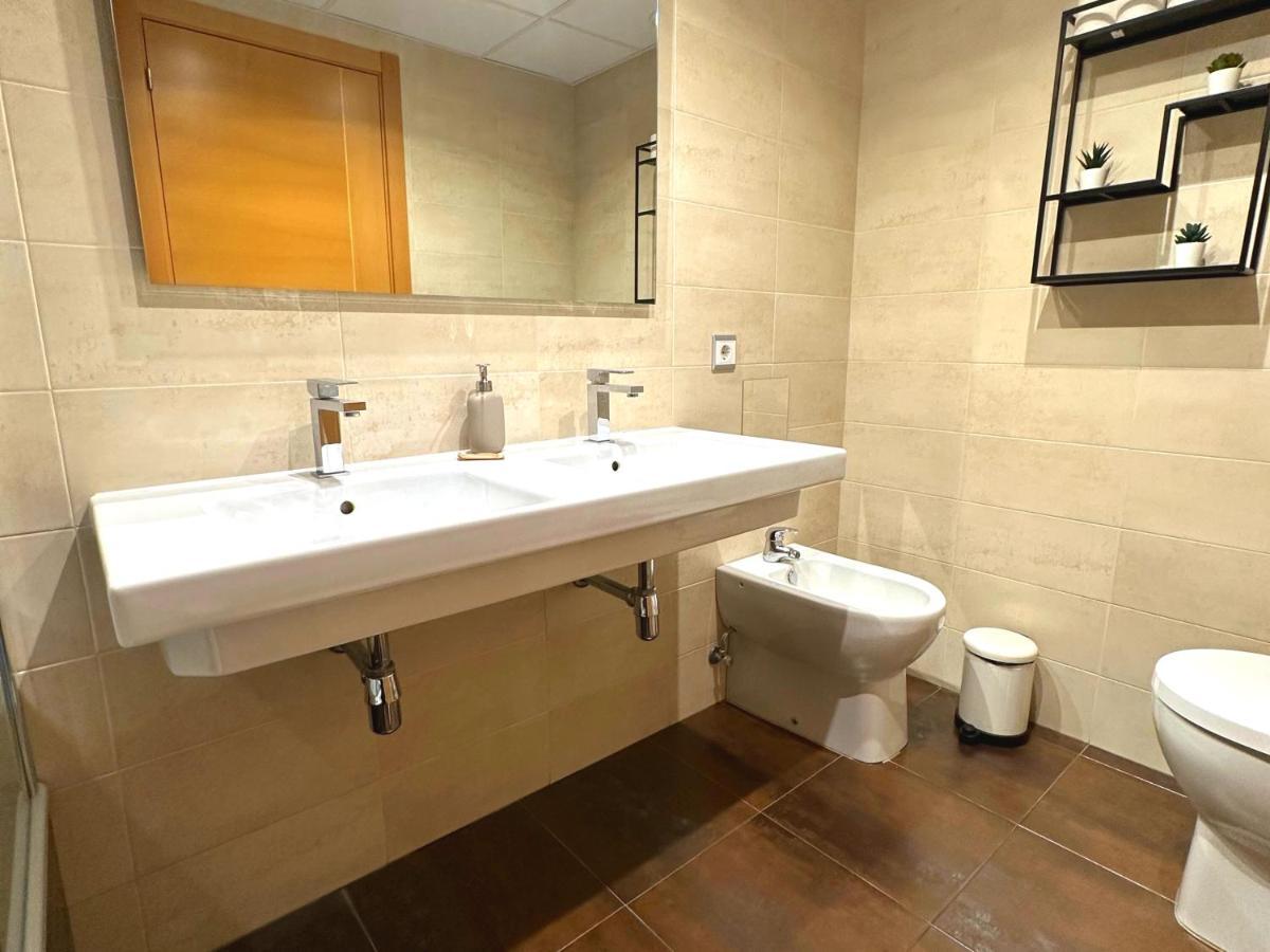 Apartamentos Dos Torres La Comarca - Jardín y parking privado gratis Zaragoza Exterior foto